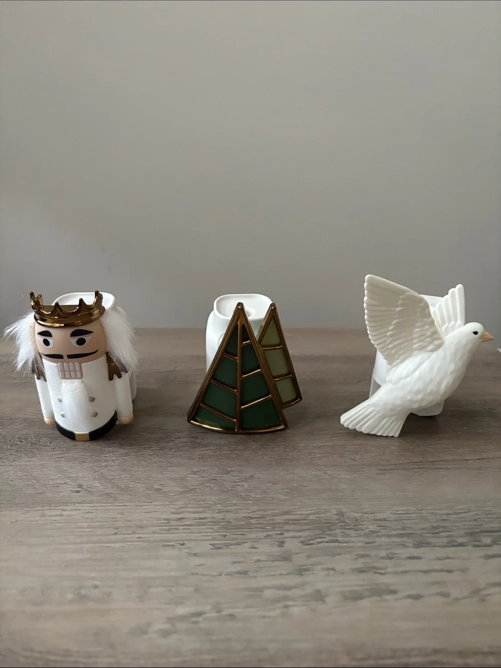 Lot of 5 Yankee Candle Christmas Holiday Winter Themed ScentPlug Diffusers